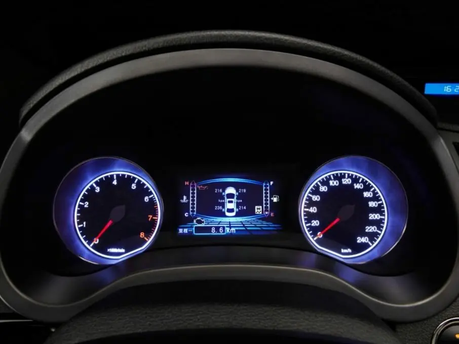 BYD F5 2014 – 2018 Седан — 照片 3