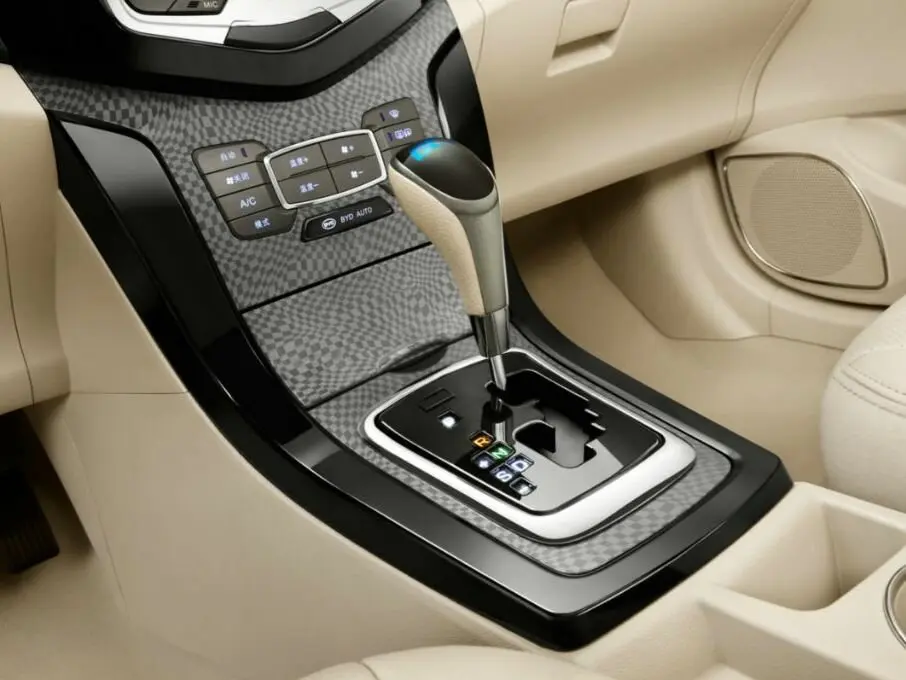 BYD F5 2014 – 2018 Седан — 照片 7