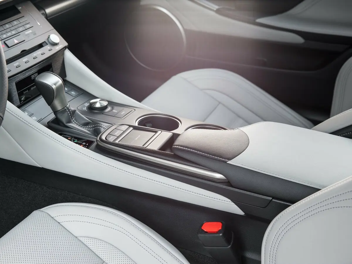 Lexus RC I Купе — сүрөт 17