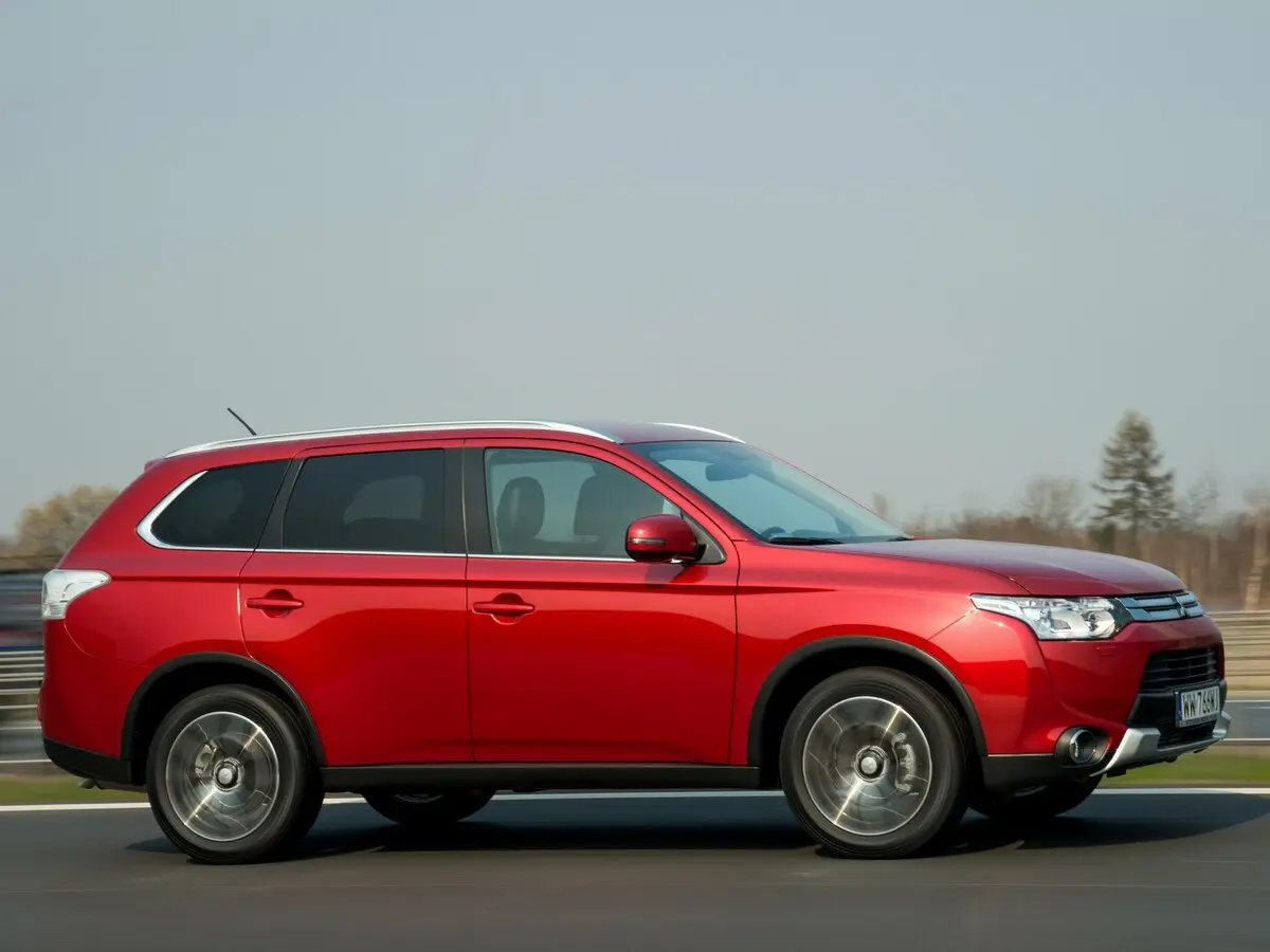 Mitsubishi Outlander III Рестайлинг Внедорожник 5 дв. — сүрөт 2