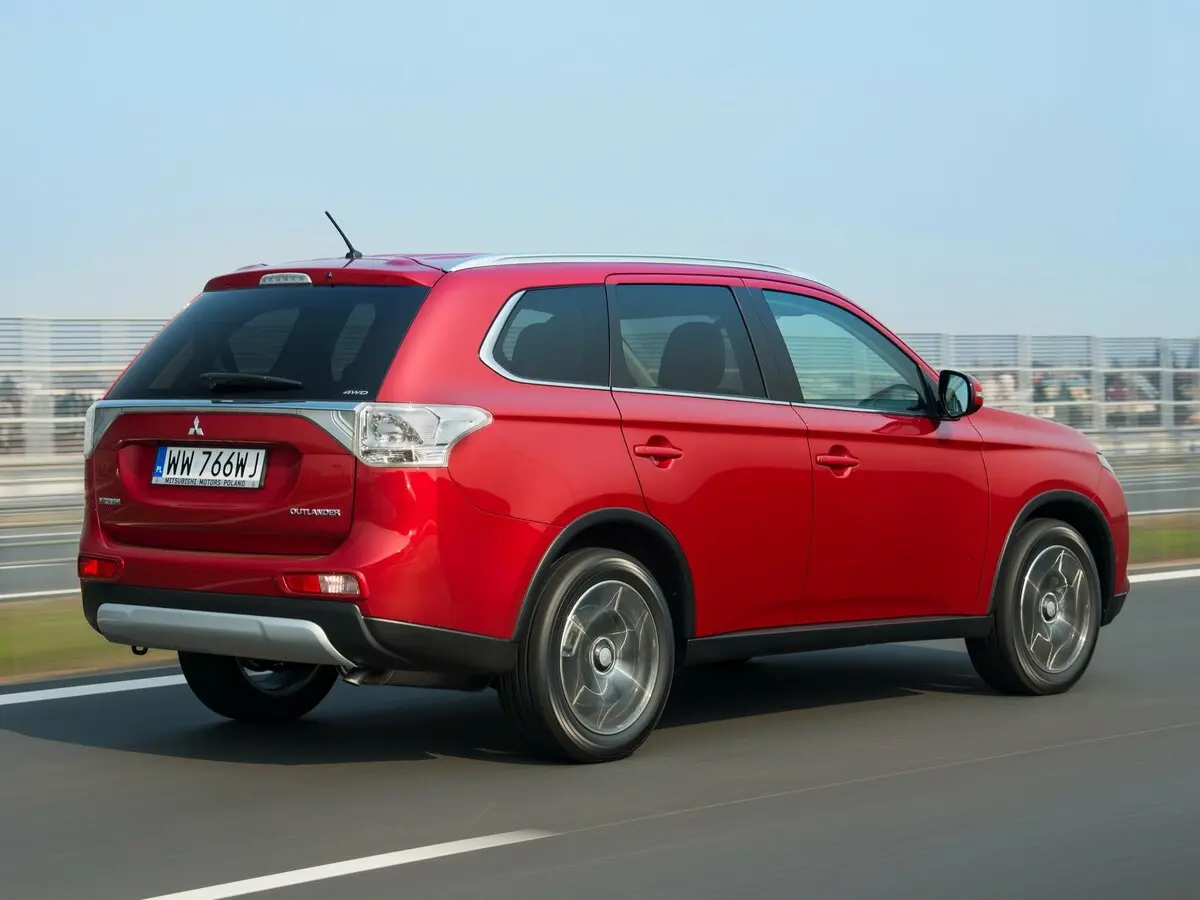 Mitsubishi Outlander III Рестайлинг Внедорожник 5 дв. — сүрөт 5