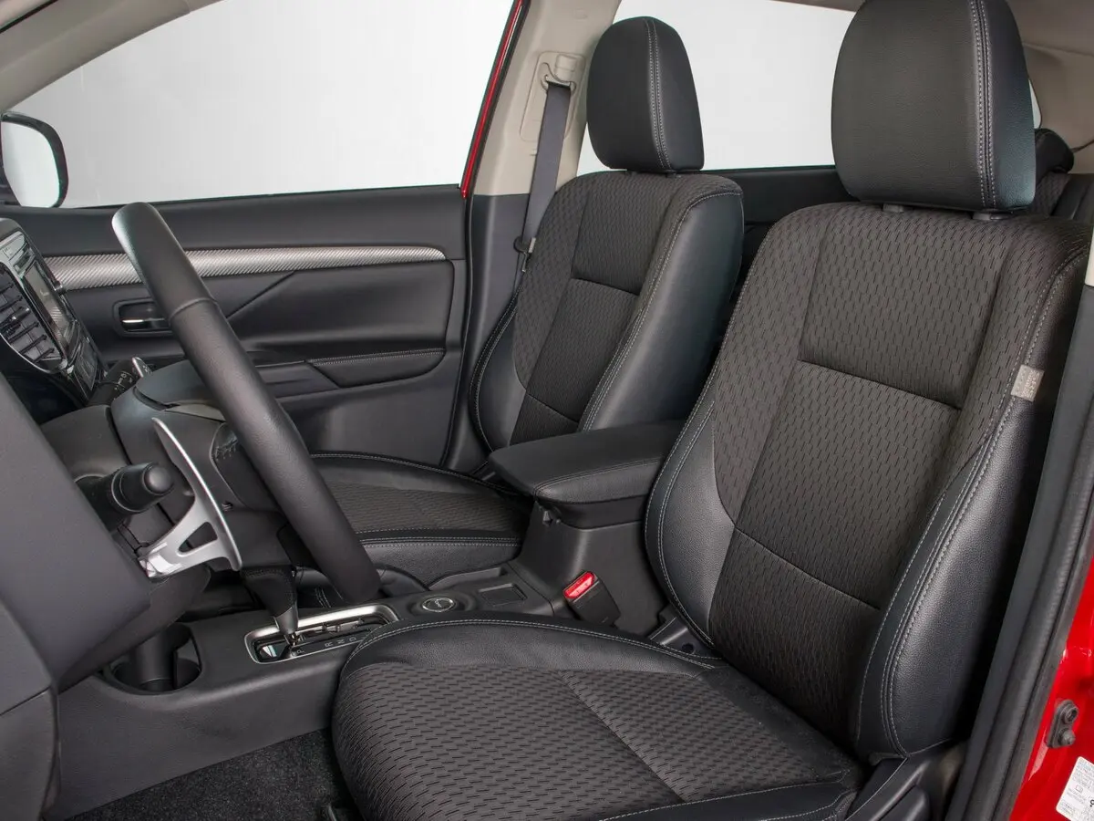 Mitsubishi Outlander III Рестайлинг Внедорожник 5 дв. — сүрөт 7