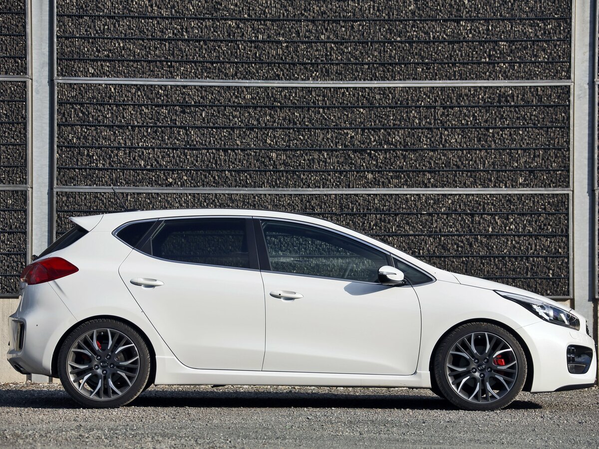 Kia Ceed GT I Хэтчбек 5 дв. — фото 2