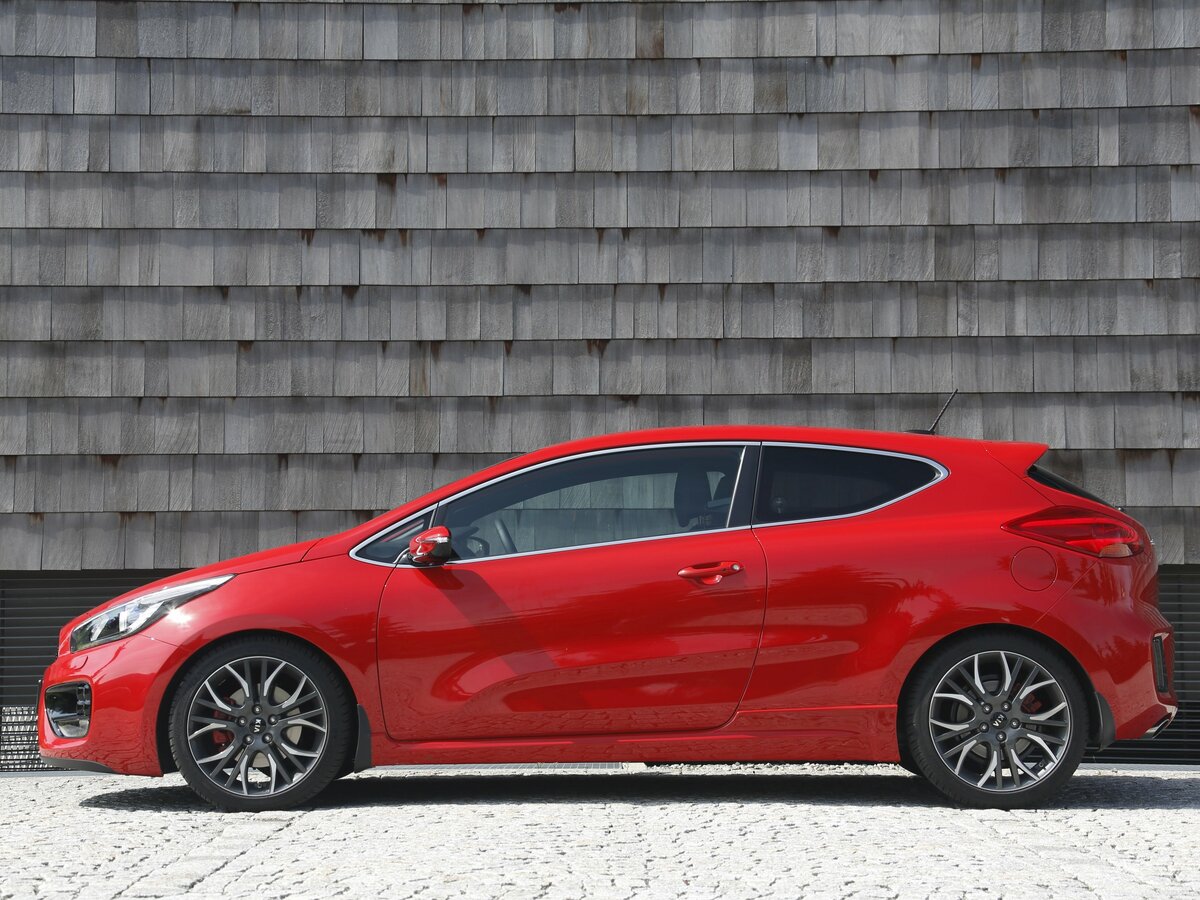 Kia Ceed GT I Хэтчбек 3 дв. — фото 2