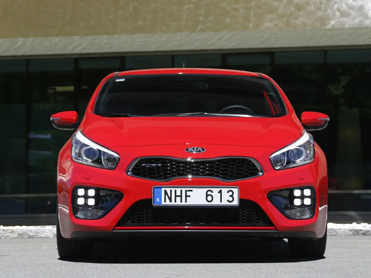 Kia Ceed GT I Хэтчбек 3 дв. — photo 3