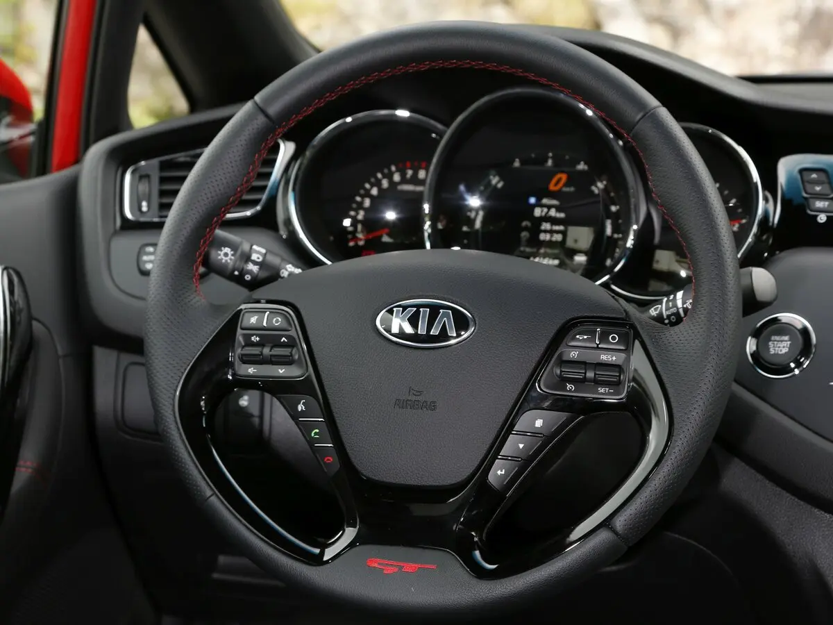 Kia Ceed GT I Хэтчбек 3 дв. — photo 9