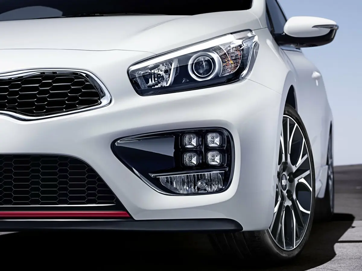Kia Ceed GT I Хэтчбек 3 дв. — photo 13