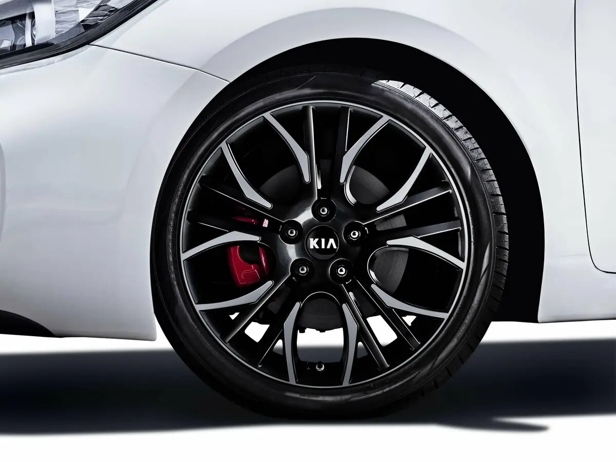 Kia Ceed GT I Хэтчбек 3 дв. — photo 16