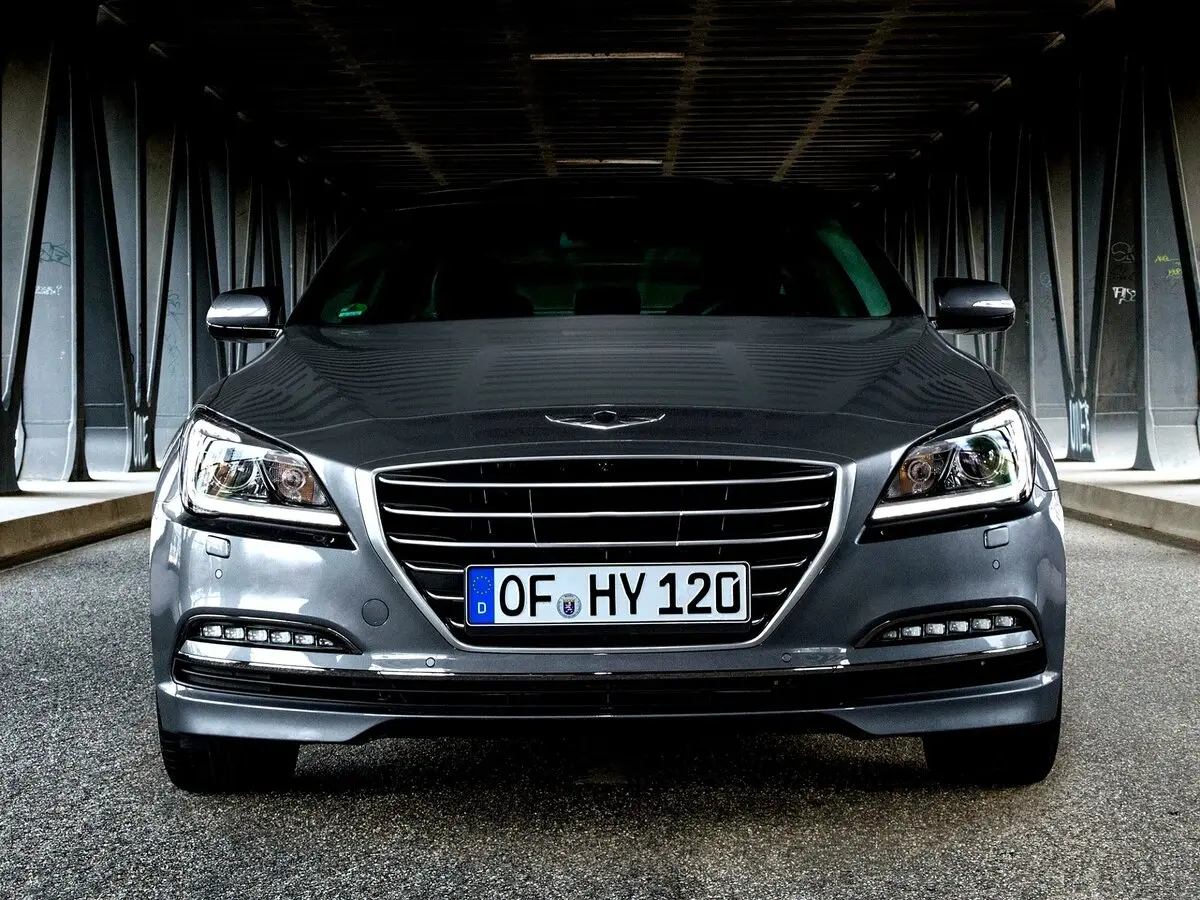 Hyundai Genesis II Седан — фото 3