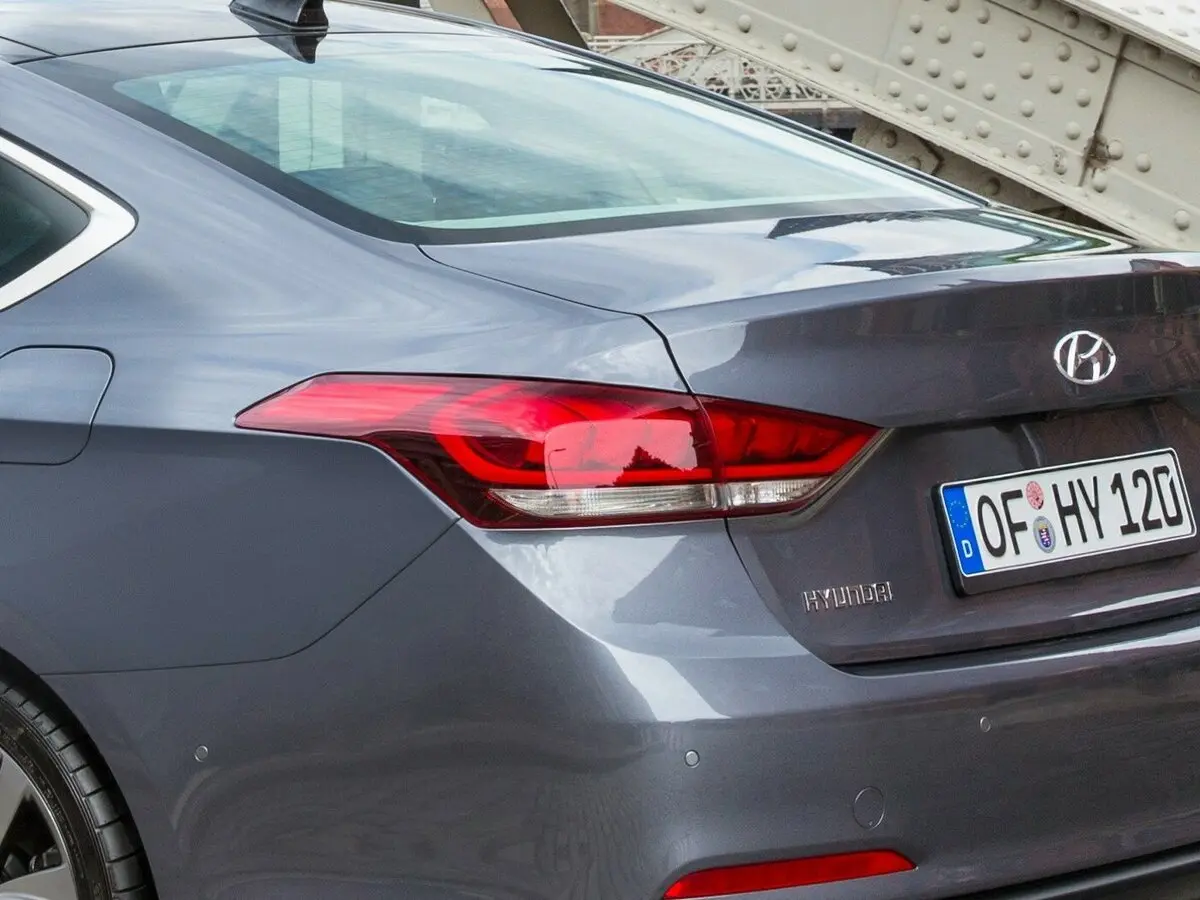Hyundai Genesis II Седан — фото 16
