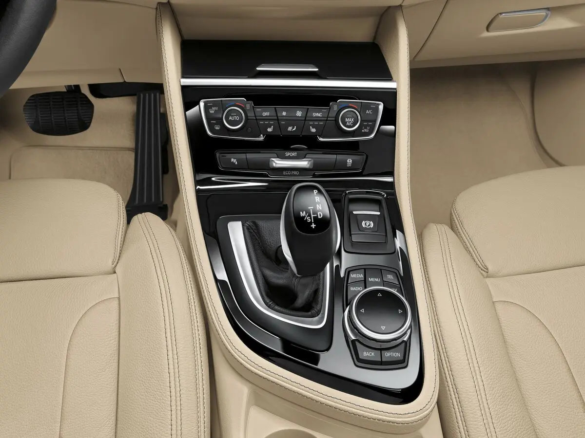 BMW 2 серии Active Tourer F45 Компактвэн — photo 11