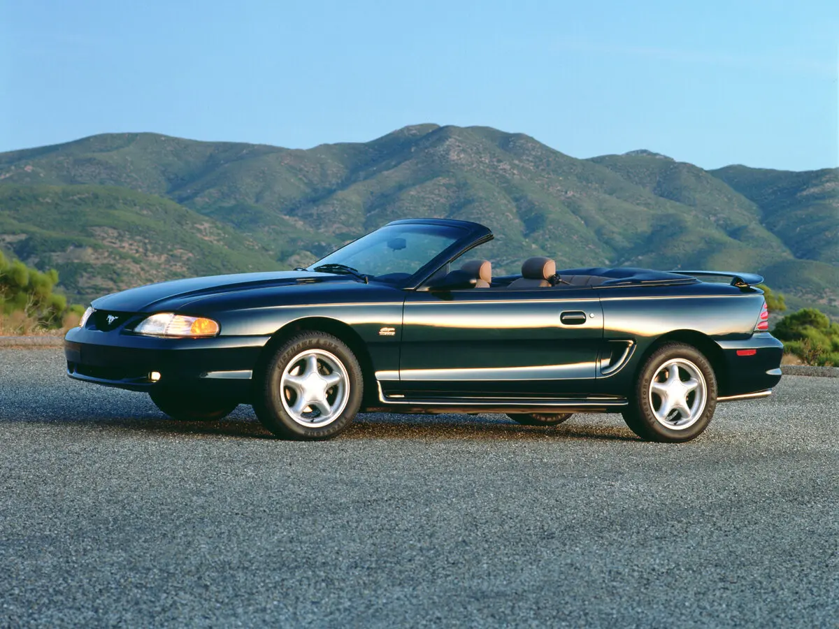 Ford Mustang IV Кабриолет — сүрөт 2