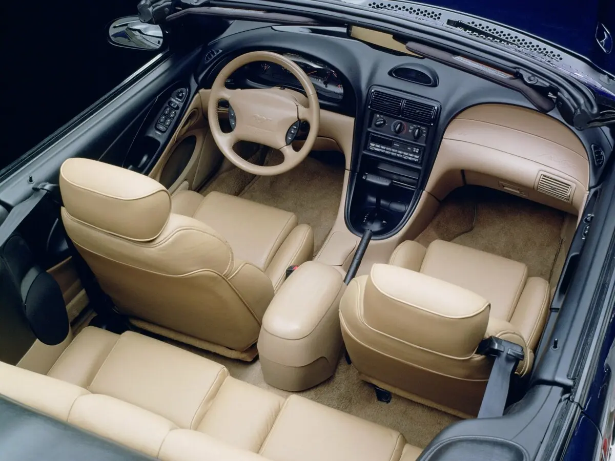 Ford Mustang IV Кабриолет — сүрөт 4