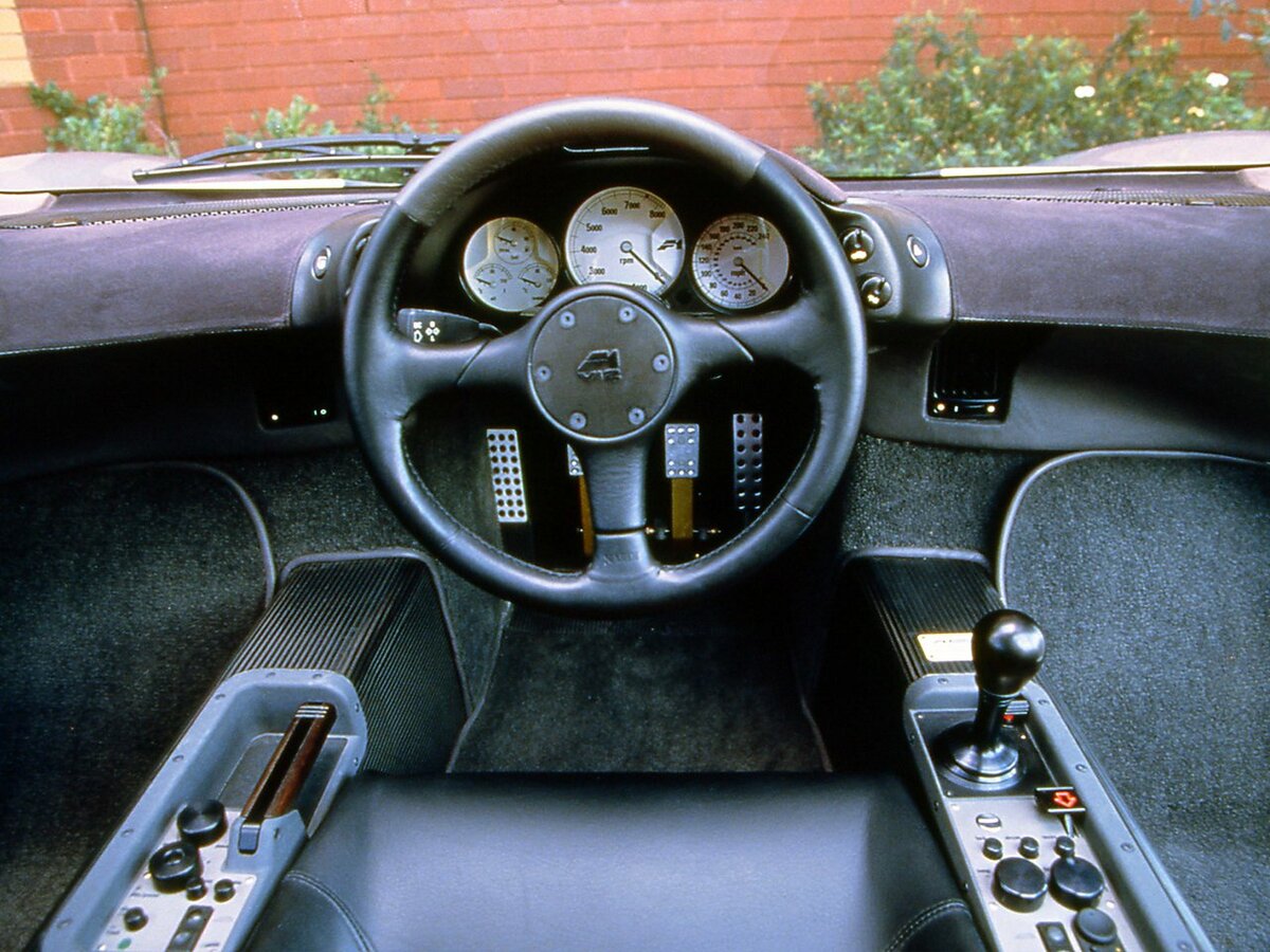 McLaren F1 1992 – 2000 Купе — фото 7