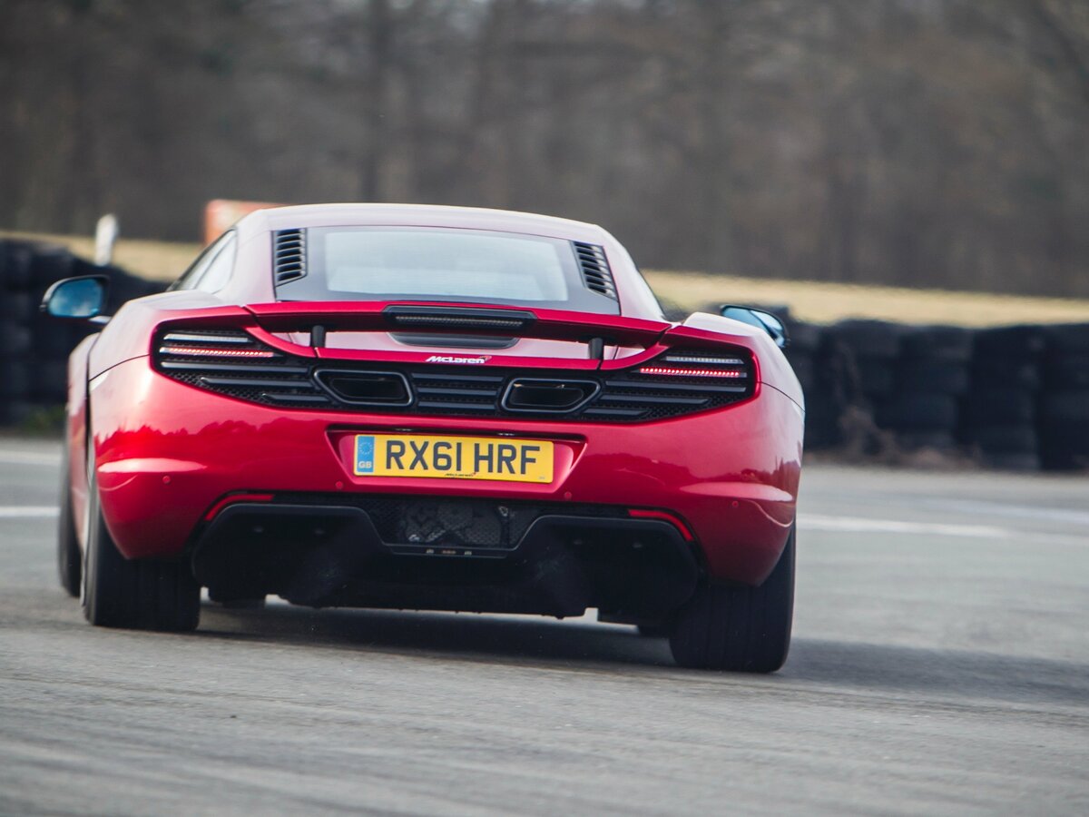 McLaren MP4-12C 2011 – 2014 Купе — фото 4