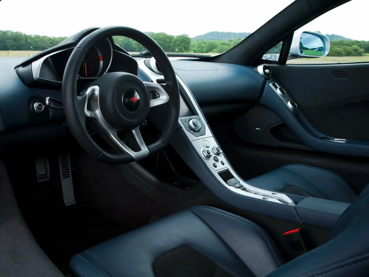 McLaren MP4-12C 2011 – 2014 Купе — photo 8