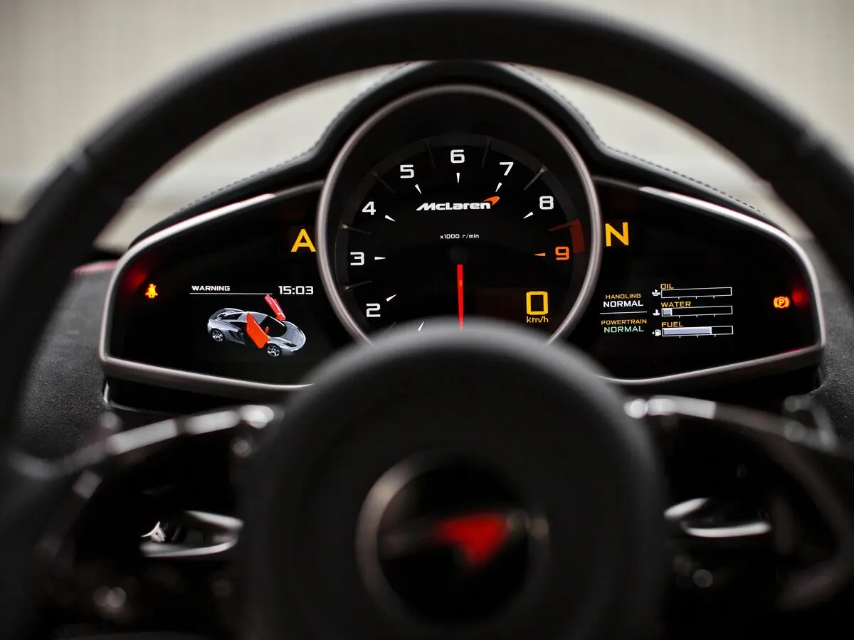 McLaren MP4-12C 2011 – 2014 Купе — photo 9