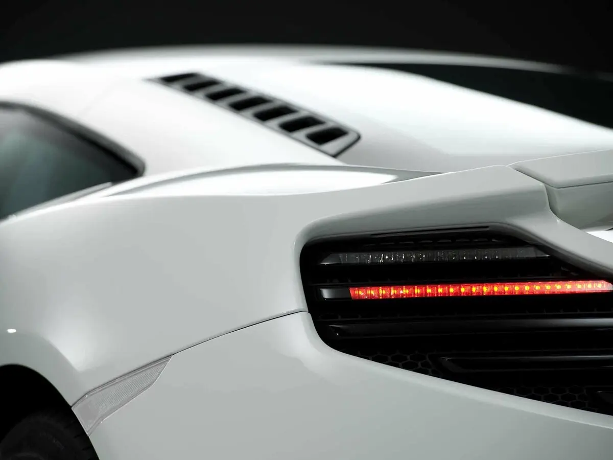 McLaren MP4-12C 2011 – 2014 Купе — photo 15