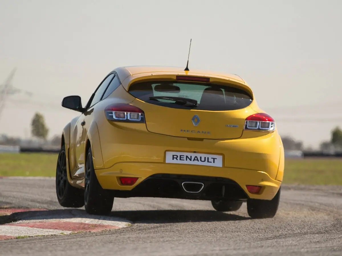 Renault Megane RS III Рестайлинг Хэтчбек 3 дв. — сүрөт 4
