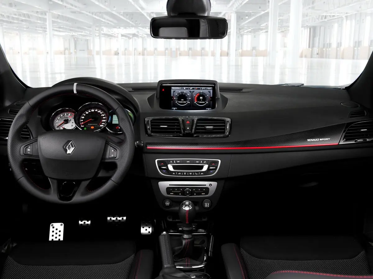 Renault Megane RS III Рестайлинг Хэтчбек 3 дв. — сүрөт 6