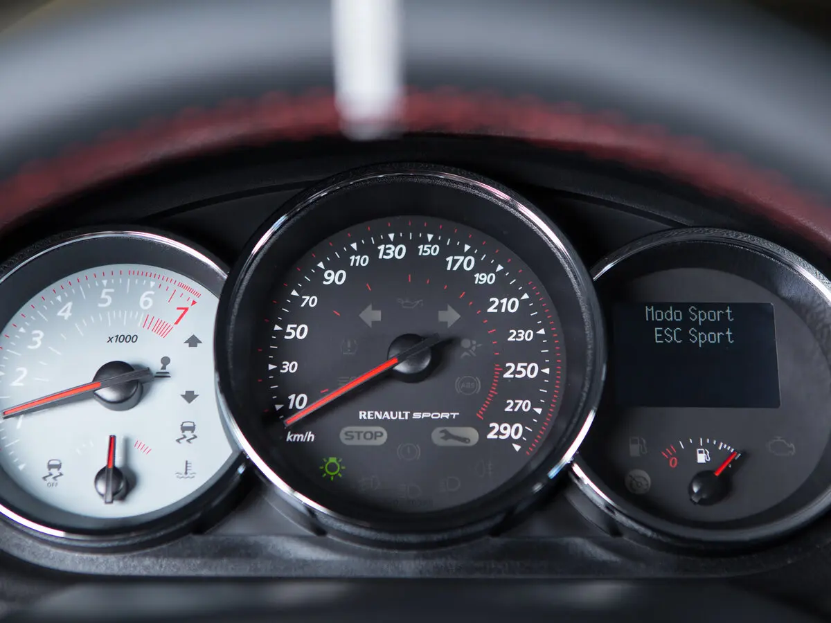 Renault Megane RS III Рестайлинг Хэтчбек 3 дв. — сүрөт 9