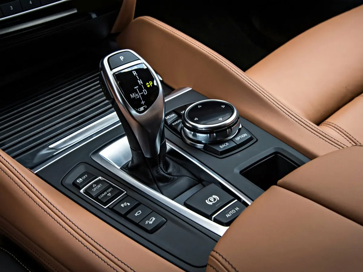 BMW X6 II (F16) Внедорожник 5 дв. — сүрөт 13
