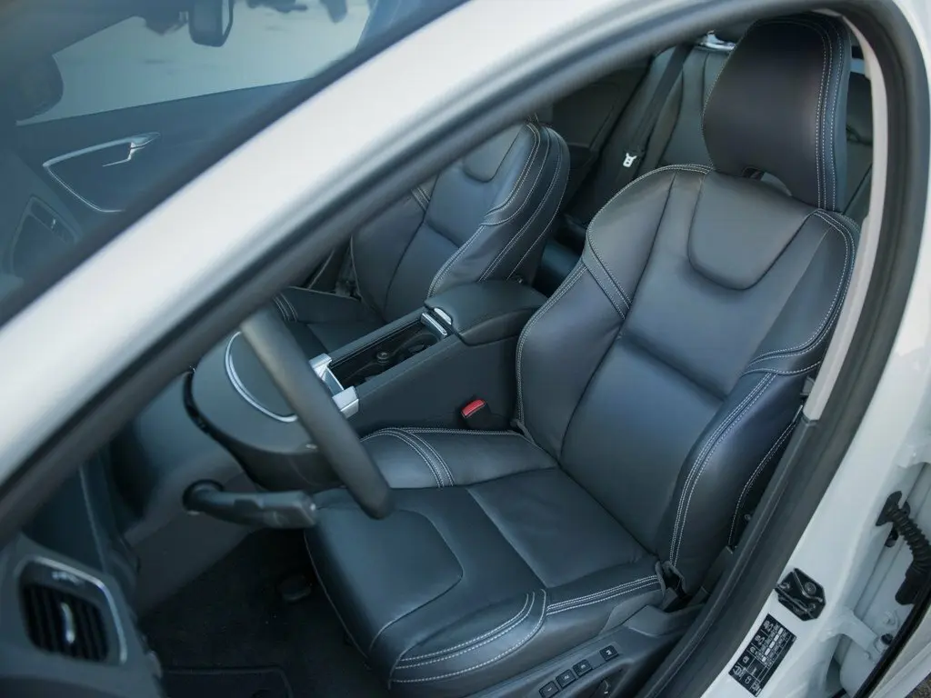 Volvo V60 I Рестайлинг Универсал 5 дв. Plug-in-Hybrid — сүрөт 7
