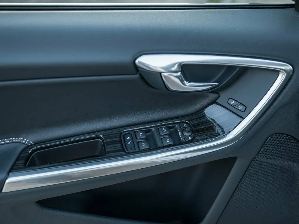 Volvo V60 I Рестайлинг Универсал 5 дв. Plug-in-Hybrid — сүрөт 10