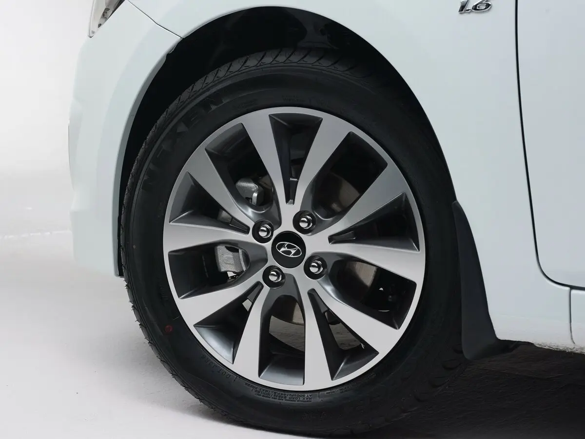 Hyundai Solaris I Рестайлинг Седан — сүрөт 15