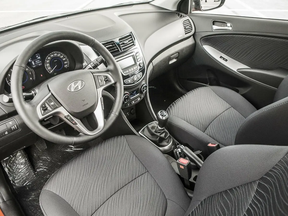 Hyundai Solaris I Рестайлинг Седан — сүрөт 17