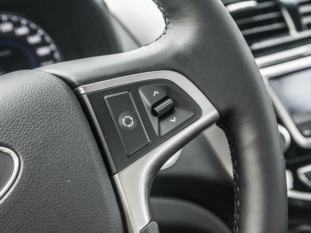 Hyundai Solaris I Рестайлинг Седан — сүрөт 19