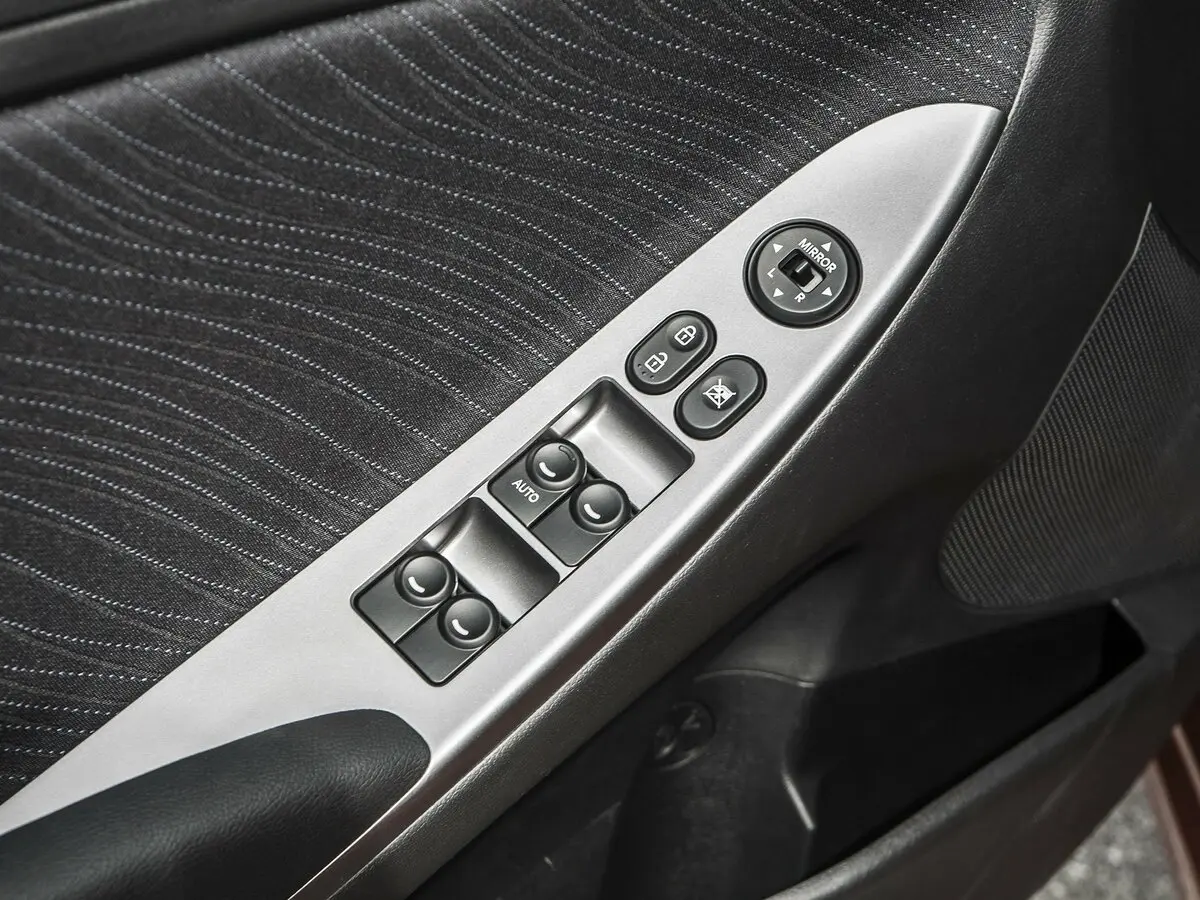 Hyundai Solaris I Рестайлинг Седан — сүрөт 20