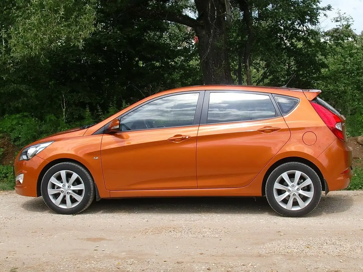 Hyundai Solaris I Рестайлинг Хэтчбек 5 дв. — сүрөт 2