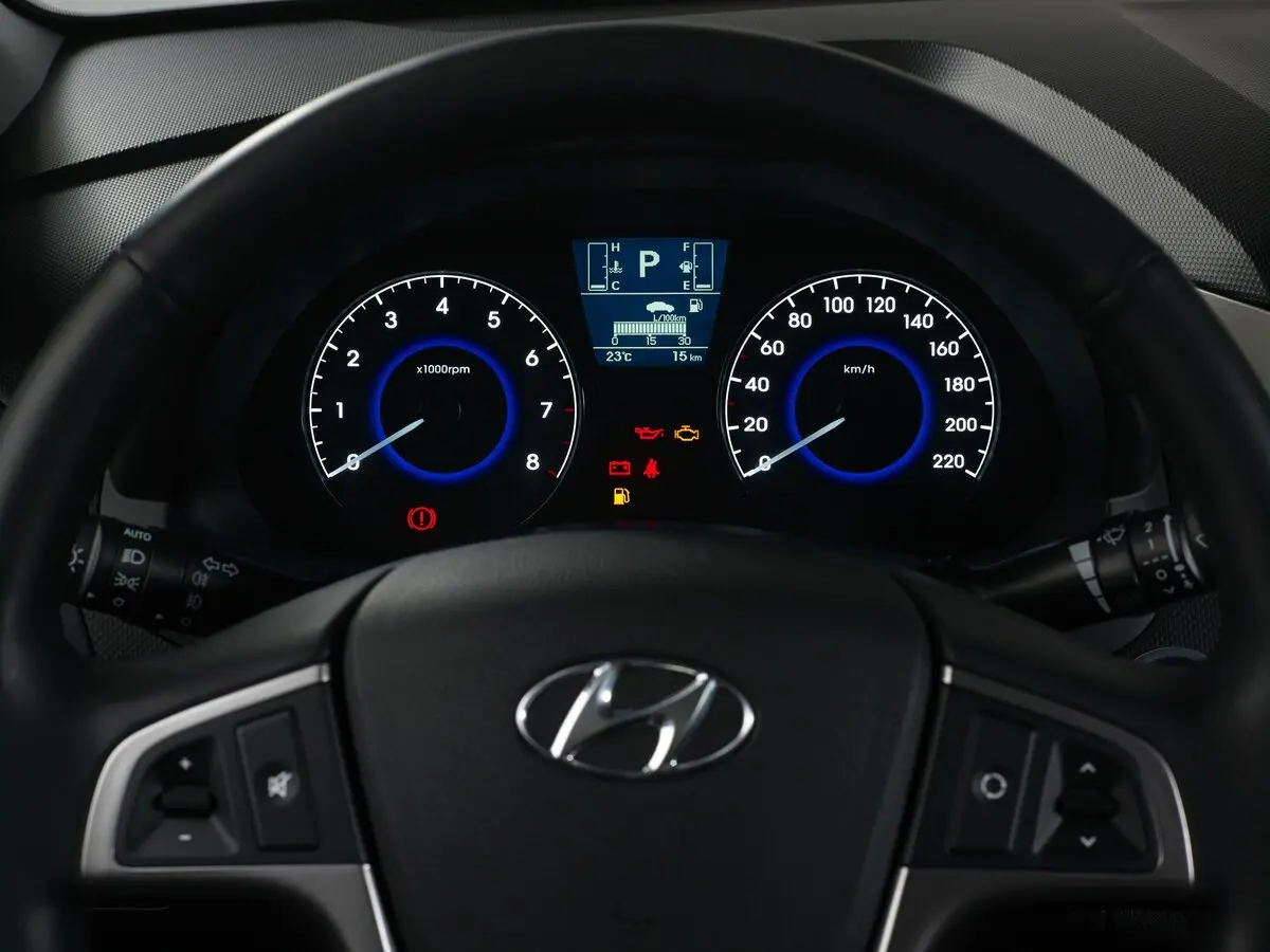 Hyundai Solaris I Рестайлинг Хэтчбек 5 дв. — сүрөт 5