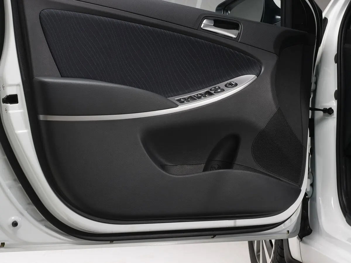 Hyundai Solaris I Рестайлинг Хэтчбек 5 дв. — сүрөт 7