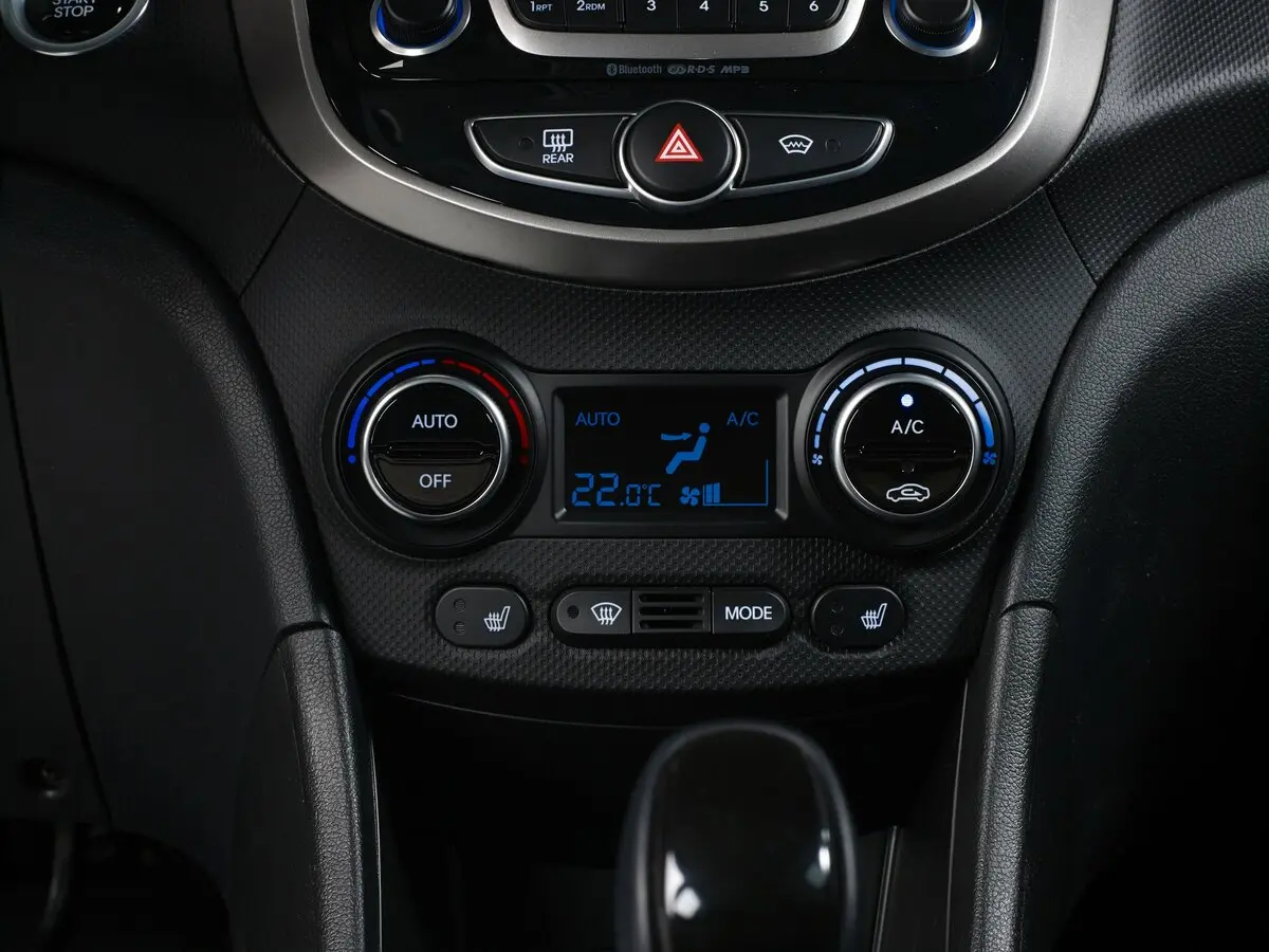 Hyundai Solaris I Рестайлинг Хэтчбек 5 дв. — сүрөт 11