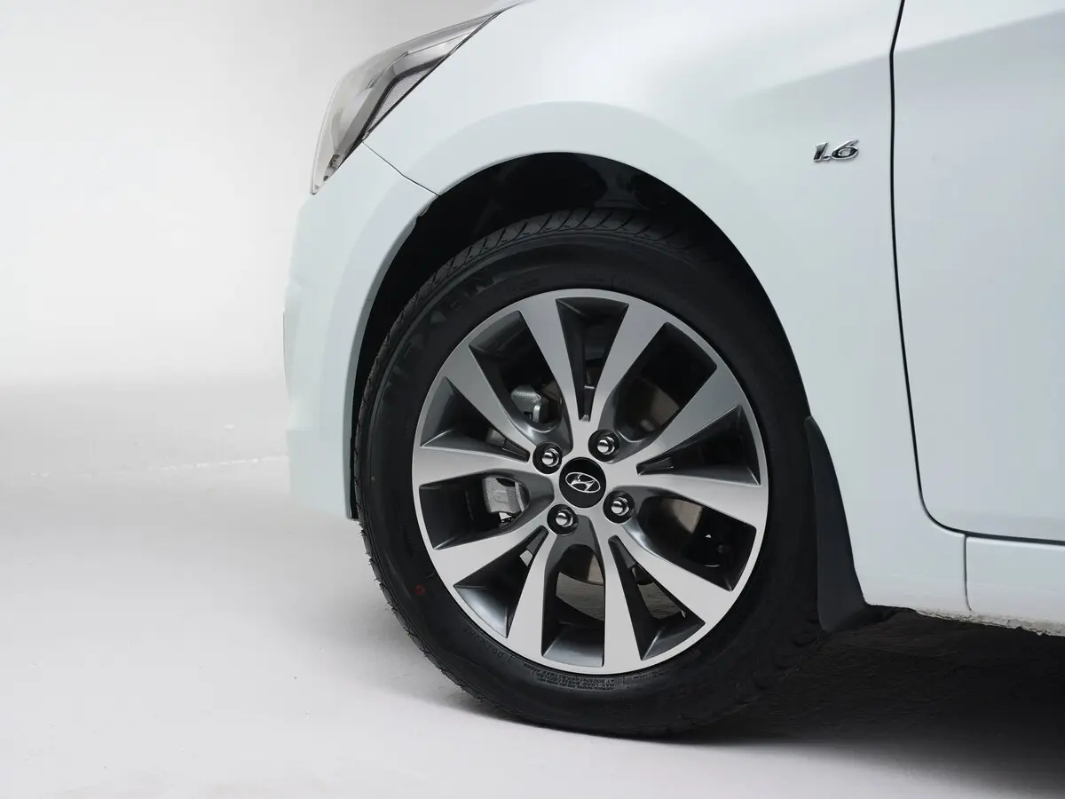 Hyundai Solaris I Рестайлинг Хэтчбек 5 дв. — сүрөт 13