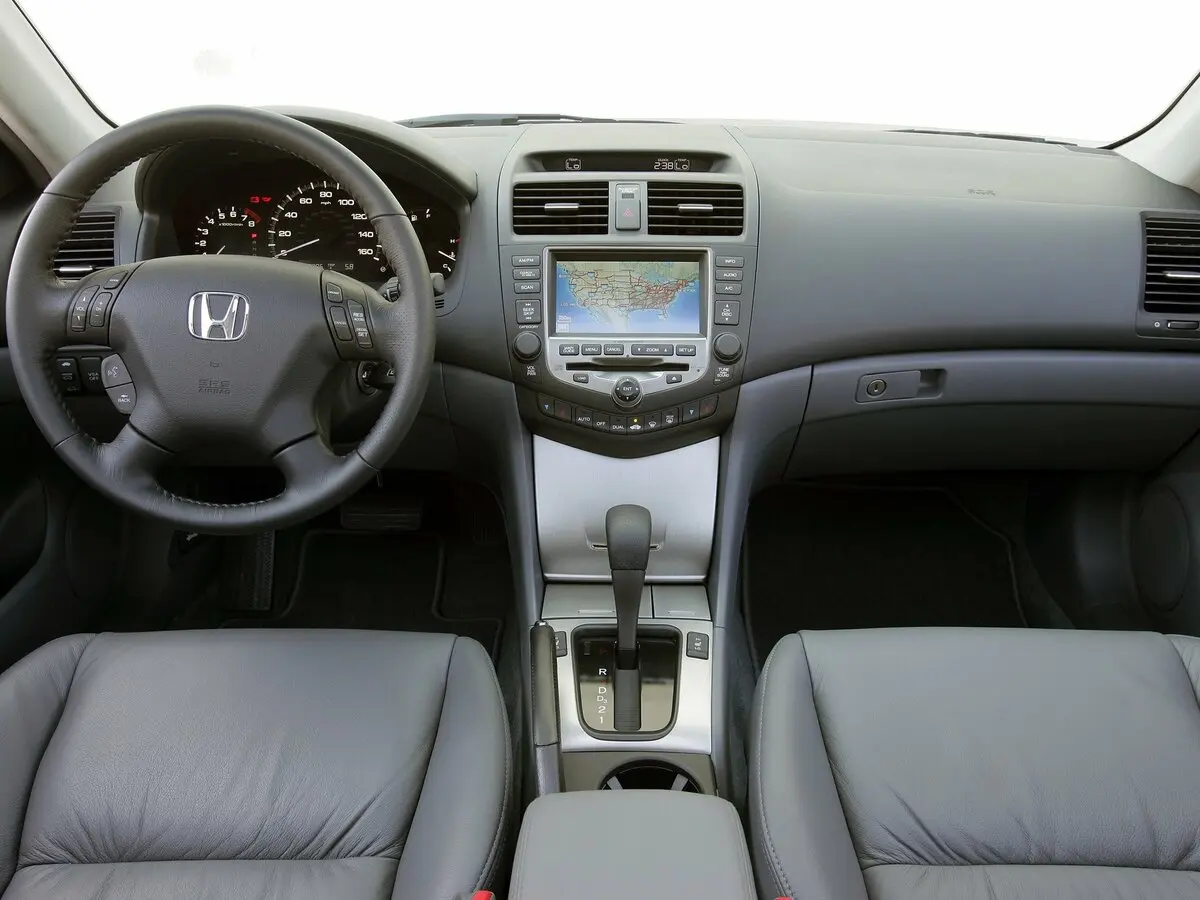Honda Accord VII Рестайлинг Купе — фото 6