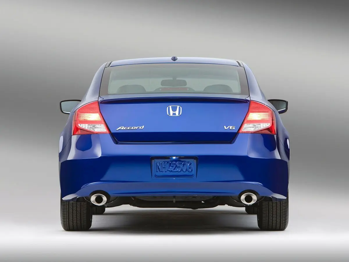 Honda Accord VIII Рестайлинг Купе — фото 4