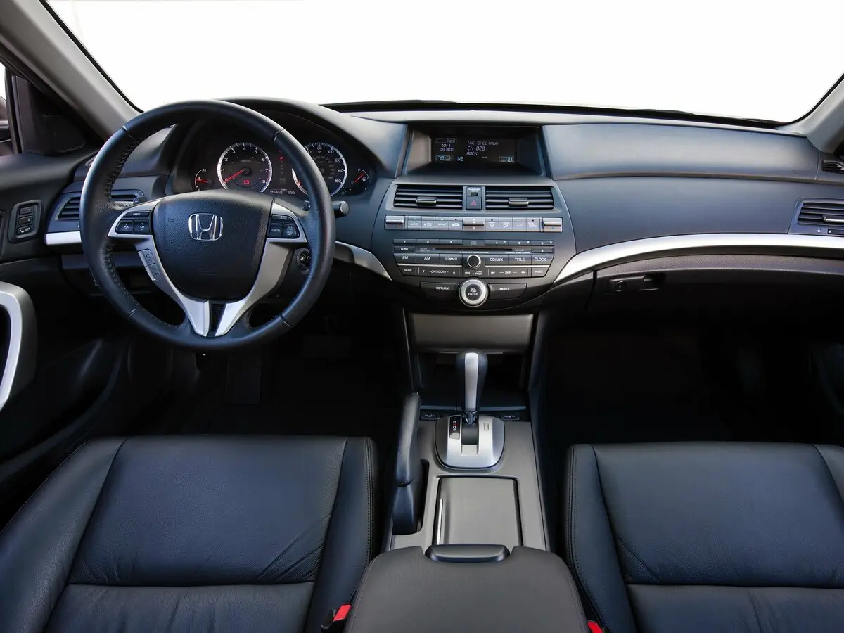 Honda Accord VIII Рестайлинг Купе — фото 6