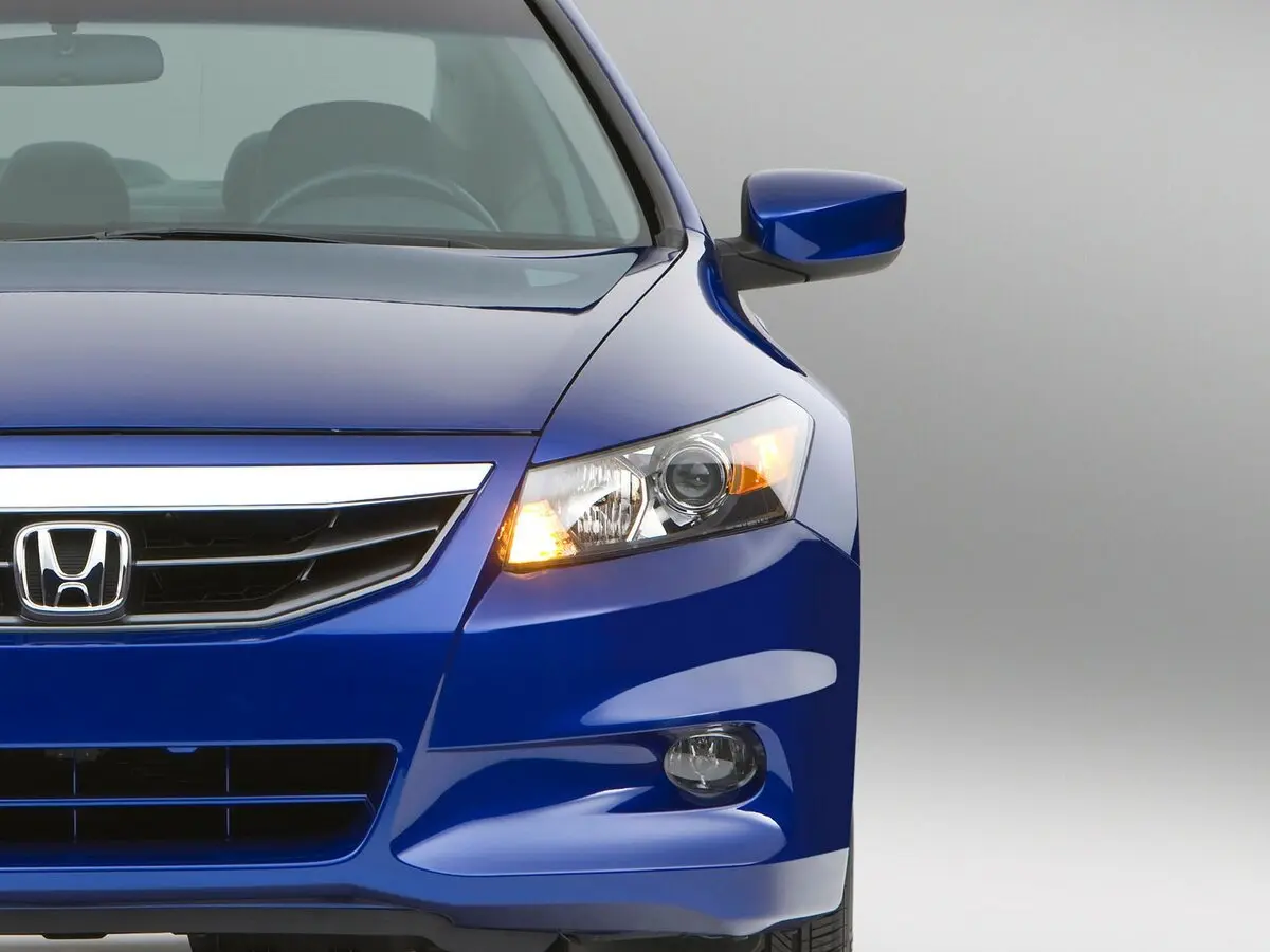 Honda Accord VIII Рестайлинг Купе — фото 8