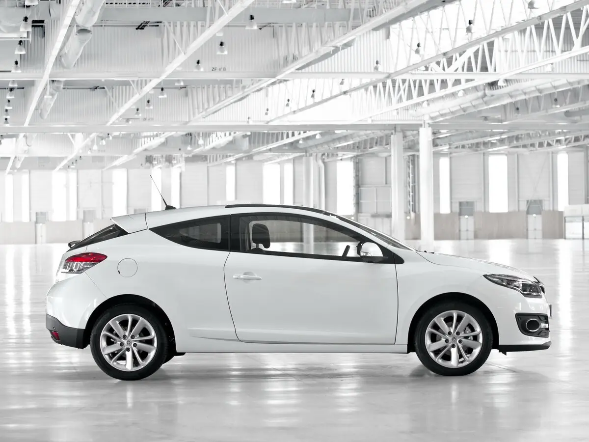 Renault Megane III Рестайлинг 2 Хэтчбек 3 дв. — photo 2