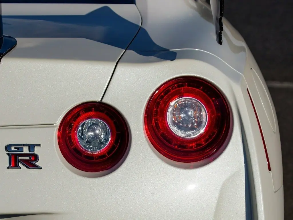 Nissan GT-R I Рестайлинг 2 Купе Nismo — сүрөт 12