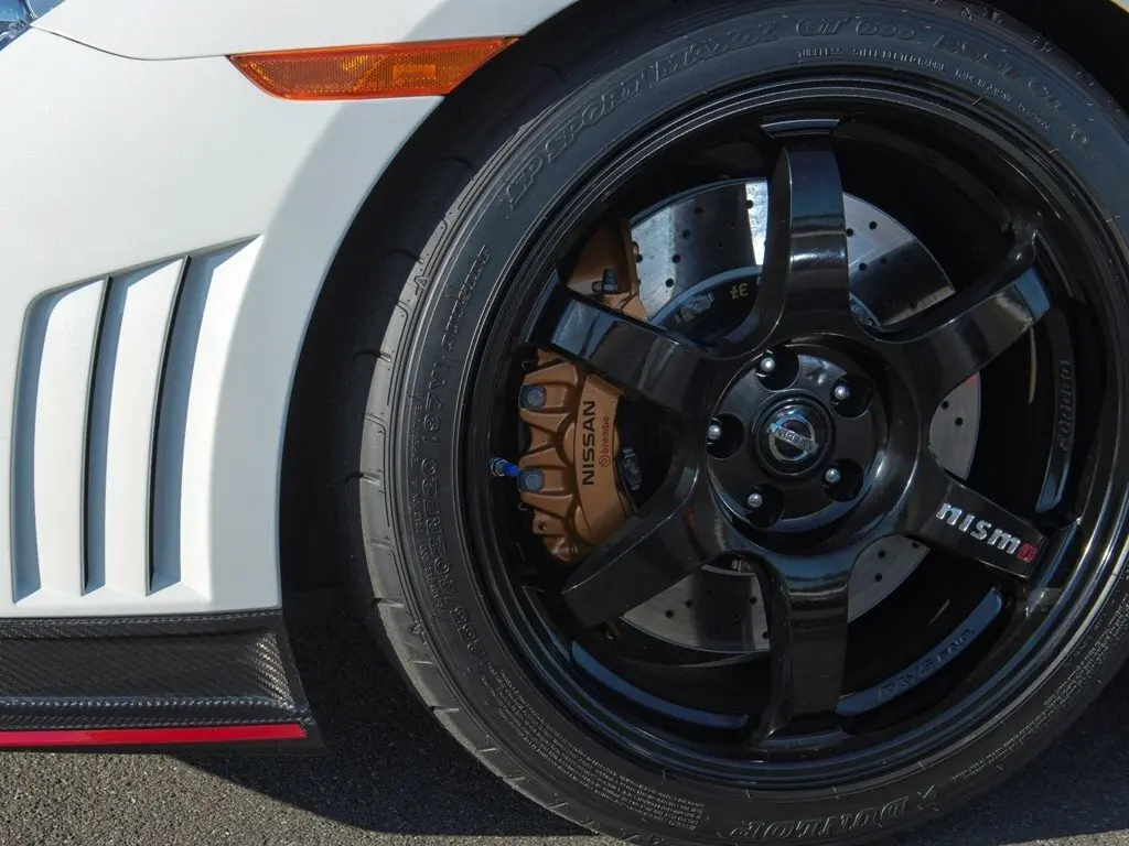 Nissan GT-R I Рестайлинг 2 Купе Nismo — сүрөт 15