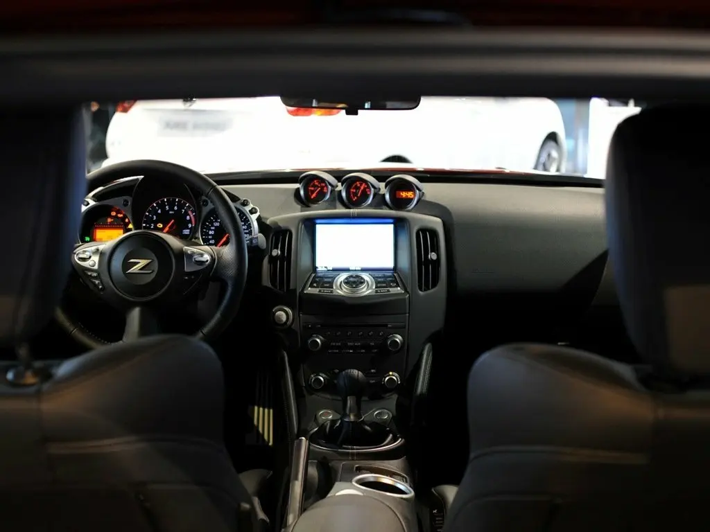 Nissan 370Z I Рестайлинг Купе — сүрөт 5