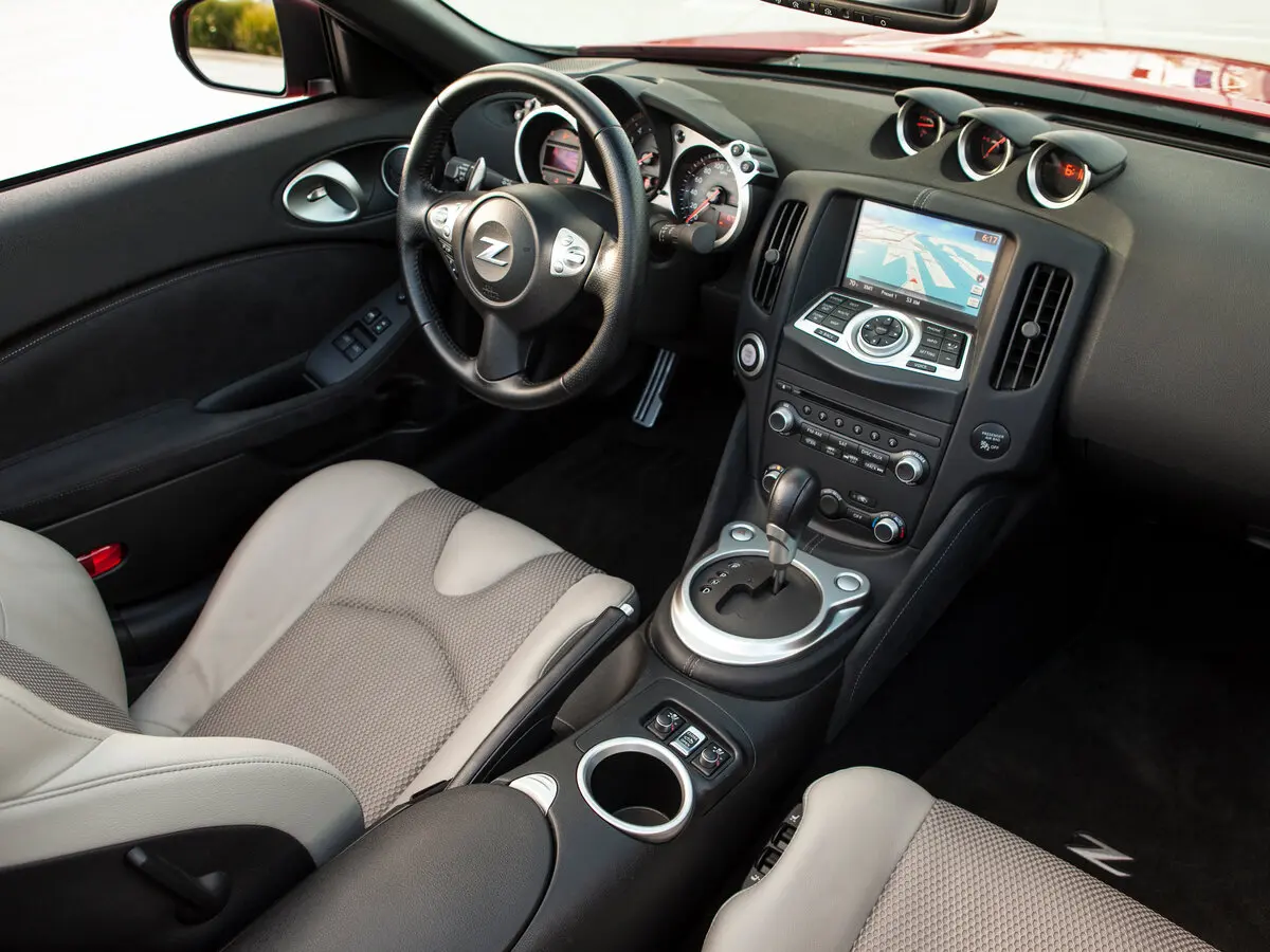 Nissan 370Z I Рестайлинг Родстер — сүрөт 7