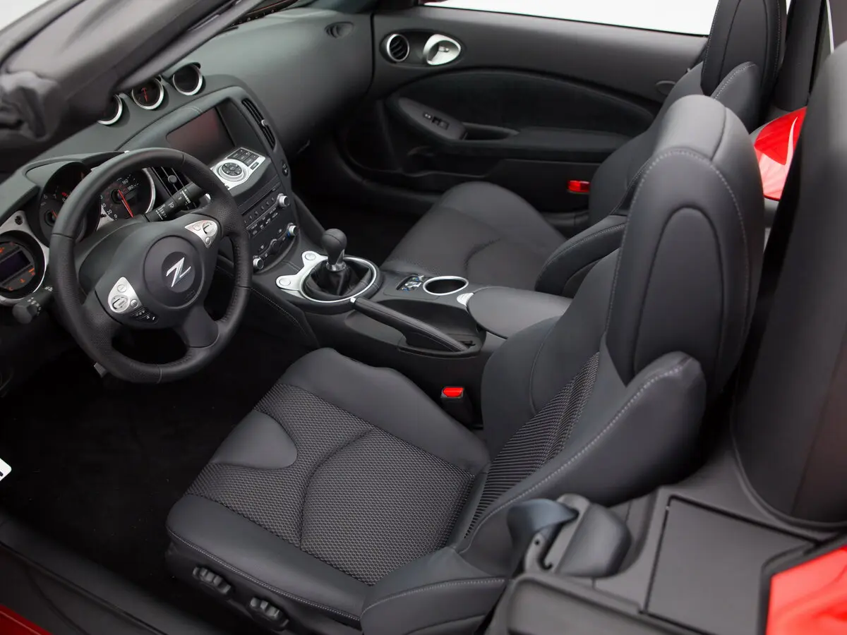 Nissan 370Z I Рестайлинг Родстер — сүрөт 8