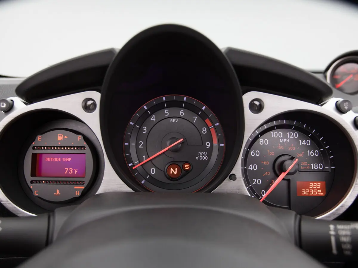 Nissan 370Z I Рестайлинг Родстер — сүрөт 9