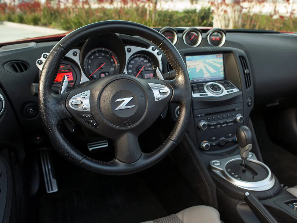 Nissan 370Z I Рестайлинг Родстер — сүрөт 10