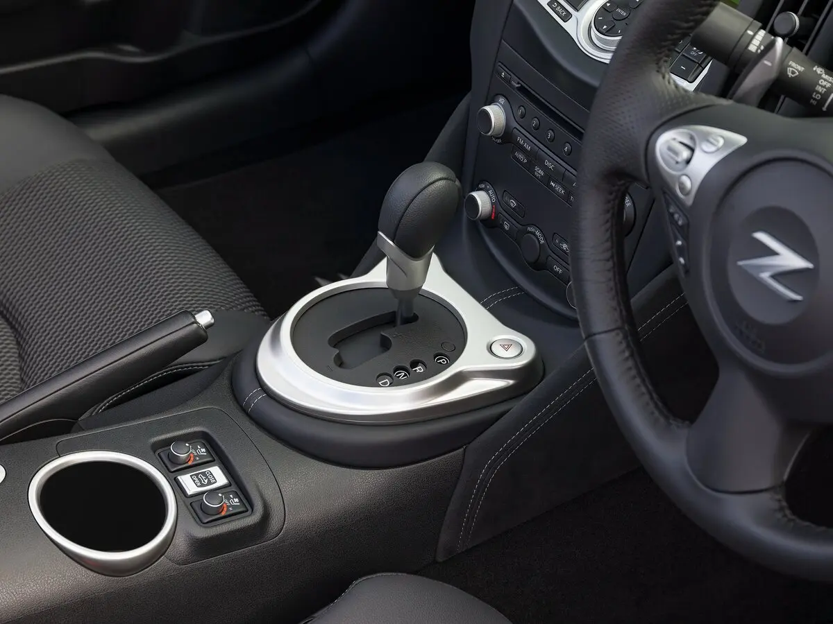 Nissan 370Z I Рестайлинг Родстер — сүрөт 11